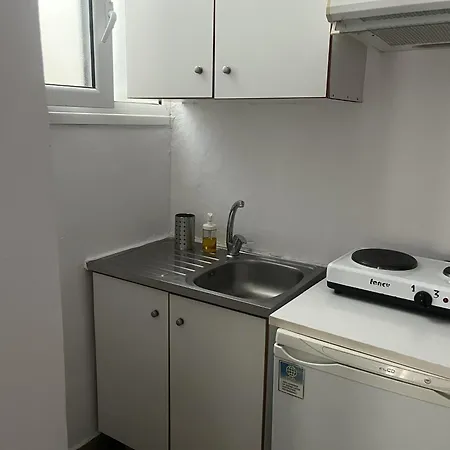 Ermou Λουτρά Αιδηψού